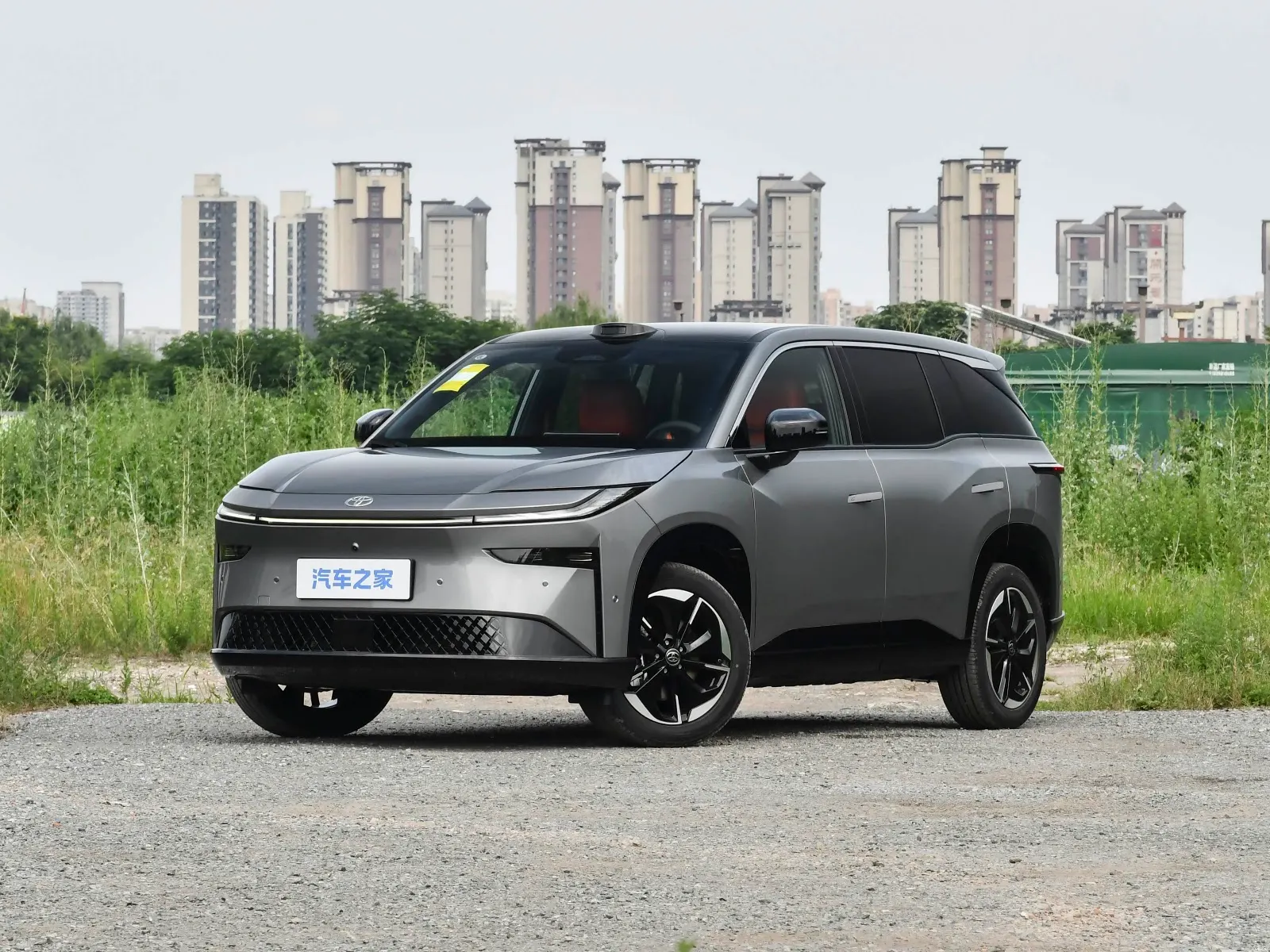 Toyota BZ3X 2025 — фото 1